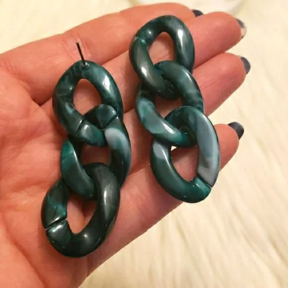 New Dark Green Risen Chain Earrings - Picture 4 of 5